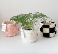 Load image into Gallery viewer, Fluffy Plant Pot Cover - IVORY
